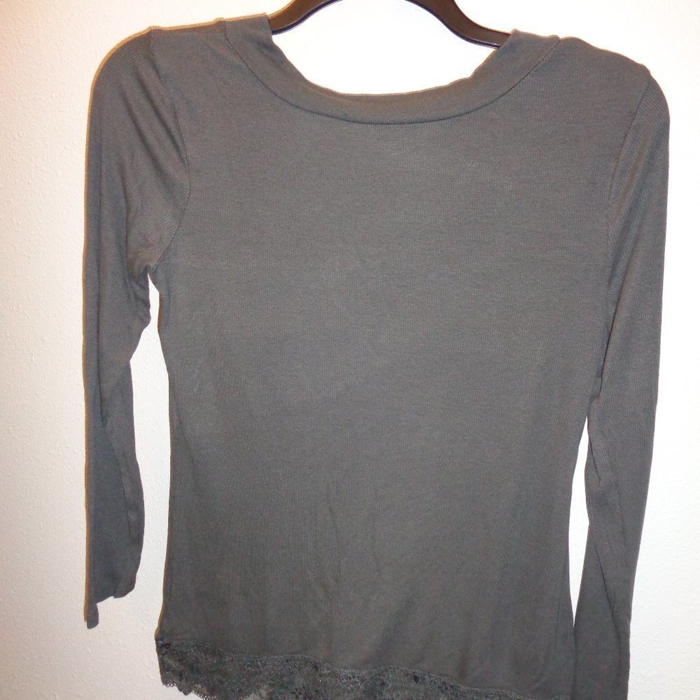 DECREE Long Sleeve Top with Lace Detail XL - Picture 11 of 11